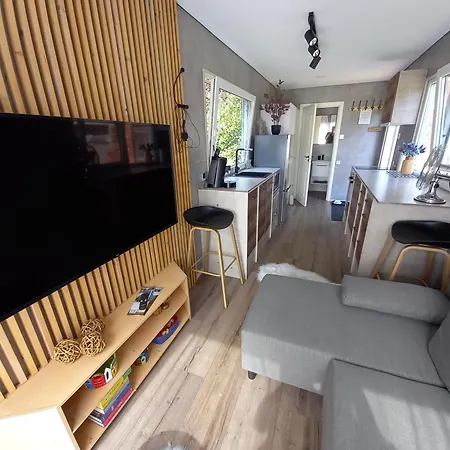 Tinyhaus In 16845 Mitten Im Dorf Tiny House Holiday home