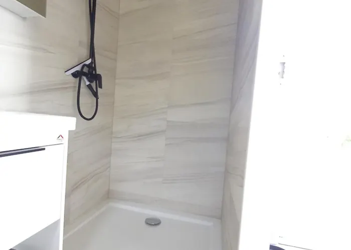 Tinyhaus In 16845 Mitten Im Dorf Tiny House * Manker