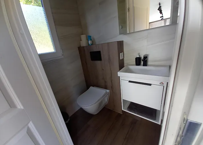 Tinyhaus In 16845 Mitten Im Dorf Tiny House