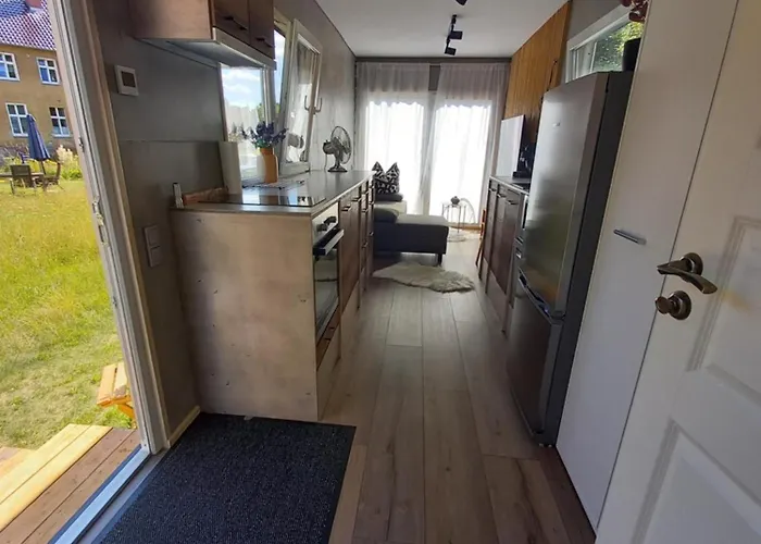 Tinyhaus In 16845 Mitten Im Dorf Tiny House Casa vacanze